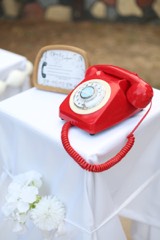 Kırmızı Klasik Retro Telefon görsel 2